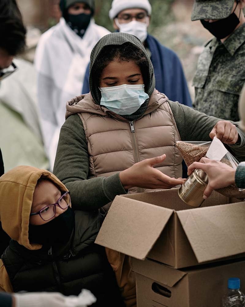 putting-products-in-box-to-refugee-children-AXD8GQY.jpg putting-products-in-box-to-refugee-children-AXD8GQY.jpg